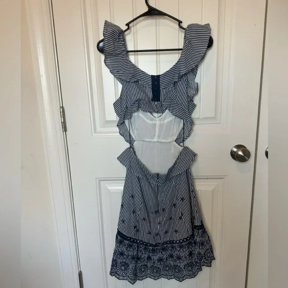 Revolve ASTR the Label Cutout Dress size Small - Picture 4 of 7